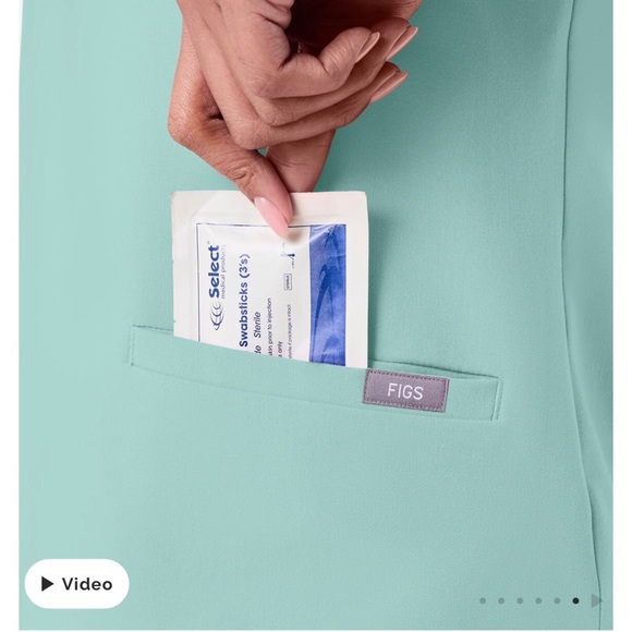 FIGS Casma Three Pocket Scrub Top in Aqua Blue Size XS - Picture 5 of 10